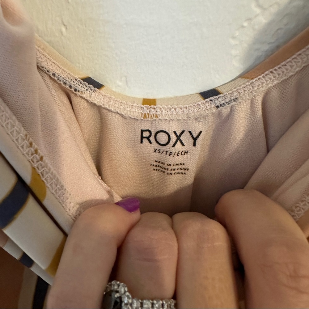 Roxy Women's Beige Striped Moderate Basic One Pie… - image 3